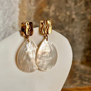 Boucles d'oreille nacre , couleur OR et Blanc