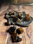 protection, courage, determination, énergies négatives, confiance en soi, assurance, anxiété, stress, angoisse, pensée positive, ancrage, calme, équilibre, introspection, blocage émotionnel, vitalité, timidité, sommeil, activité physique