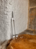 Diapason Black moon (123.02 Hz) - Mineralshop équilibre mental et émotionnel , santé physique, élévation spirituelle, harmonie intérieure