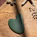 Pierre de massage gua sha en Aventurine verte, la méditative.