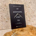 Dans ce best-seller international, Brianna Wiest nous aide à surmonter cette tendance à l'autosabotage en trois grandes étapes :
1. Identifier nos schémas de pensée subconscients et les remettre en question.
2. En cas d'insatisfaction avec notre vie, oser des changements radicaux.
3. Écouter notre instinct, mais savoir quand les pensées intrusives prennent le dessus.