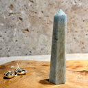 Obélisque d'aigue marine, pierre des marins - Mineralshop décoration, feng shui ,amour, tendresse, compassion, porte bonheur aux voyageurs en mer