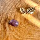 PENDENTIF PIERRE ROULÉE D' AMETHYSTE, la sagesse ,Mineral Shop, favorise un sommeil récupérateur, favorise la santé du système&nbsp;immunitaire,&nbsp;nerveux sympathique et circulatoire.