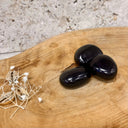 La shungite serait une pierre qui activerait et améliorerait la circulation des fluides corporels. Elle favoriserait l’élimination. 