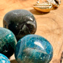 fortifie et vitalise le corps, supprime les tensions, chakra racine, chakra de la gorge 