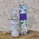 L'espace purifie votre maison de l'énergie stagnante négative avec quelques vaporisations de Natural Smudge Spray. Cette brume sacrée offre tous les avantages du smudge, sans fumée. Laisse un léger arôme agréable qui se dissipe doucement dans l'espace, le laissant calme et énergisé.
