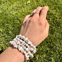 Bracelet baroque HOWLITE BLANCHE,  l'indispensable